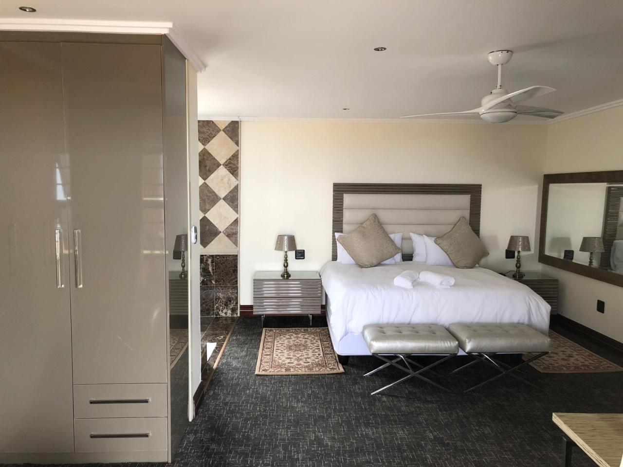 Coral Beach Bed & Breakfast 이스트런던 외부 사진
